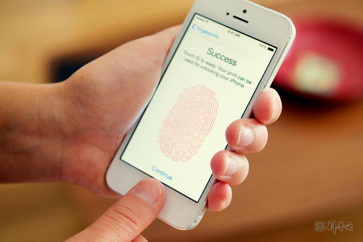 unlocking-phone-via-fingerprint-scanner.jpg